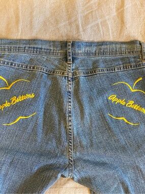 ICONIC Vintage Y2K Apple Bottoms Embroidered Jeans.